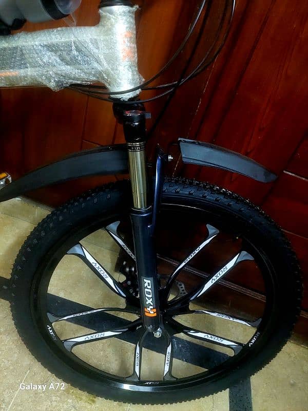 foldable brand new imported aluminium untouched road bike 27inches 8