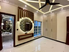 10-Marla (Residential) House For Rent In Ghaznavi Block Sec-F Bahria Town Lahore,