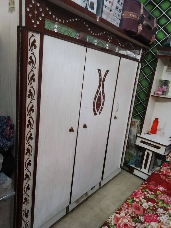 All sets sale Bed Almari divider and dressing 2