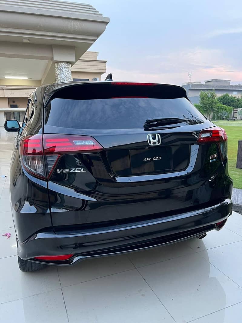 Honda Vezel 2016 1