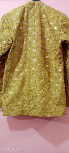 Golden wasket. Mehndi wasket, beautiful wasket