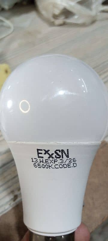 Exxsn 12w LED bulb 2