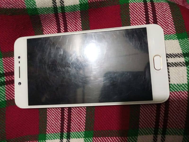 Vivo Y67 6/128, excellent condition 1