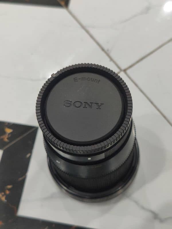 Sigma 16 mm lens 1.4 for sale in good condition 2