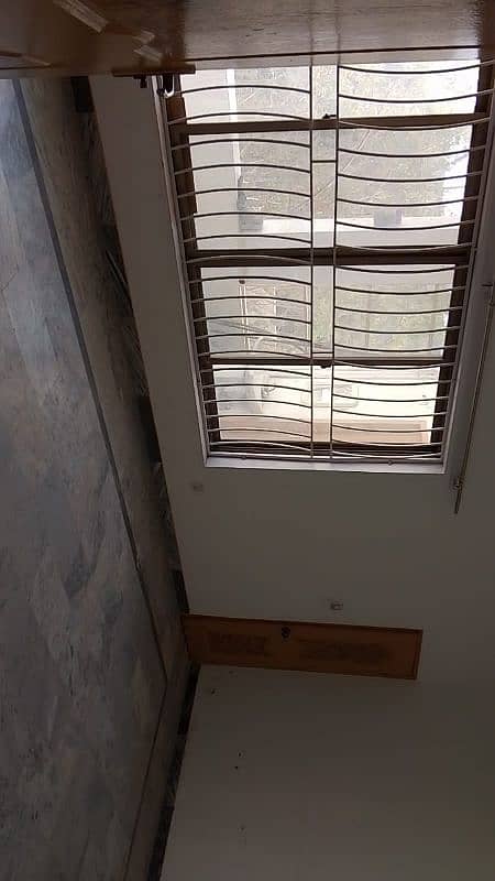 House for rent in munawar colony in street opposite gelani mart. 10