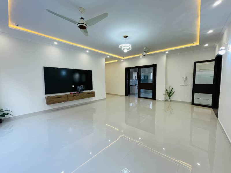 1 Kanal Luxury House For Rent In DHA Lahore 8