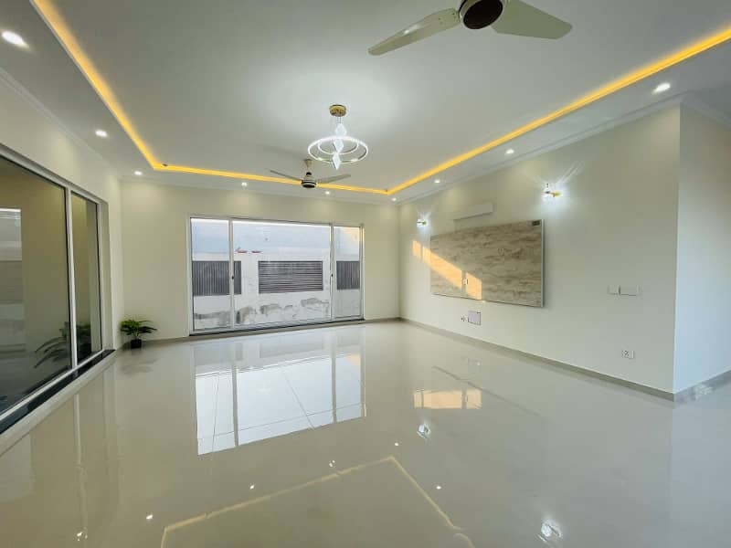 1 Kanal Luxury House For Rent In DHA Lahore 21