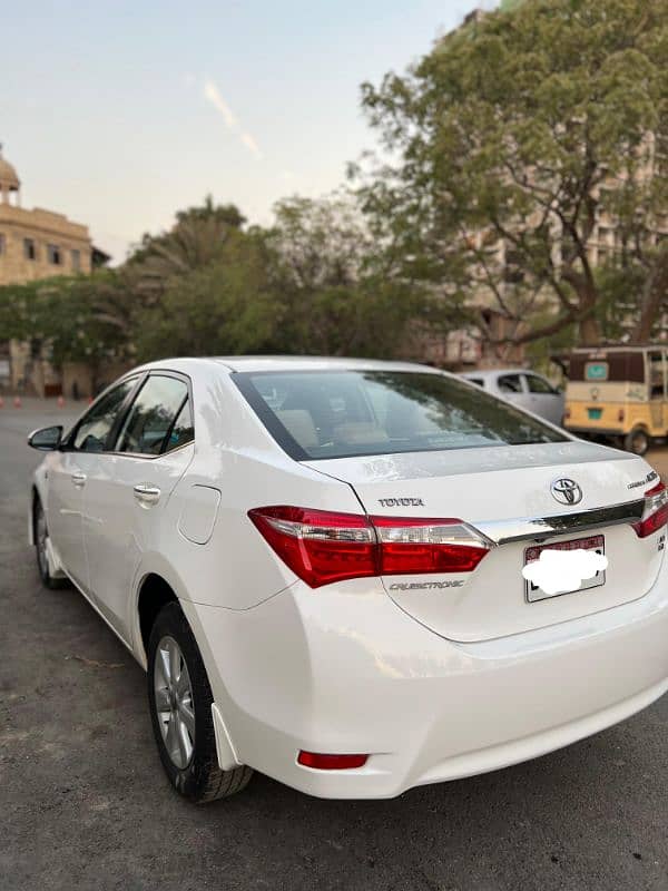 Toyota Corolla Altis 2017 4