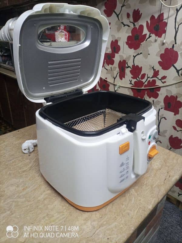 Deep fryer - 2.5 litre 3