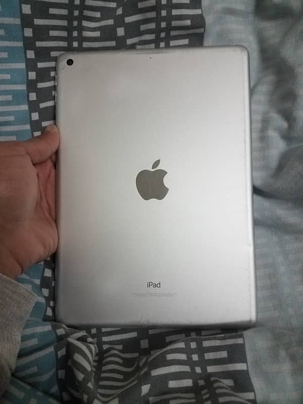 iPad 6th Generation 4