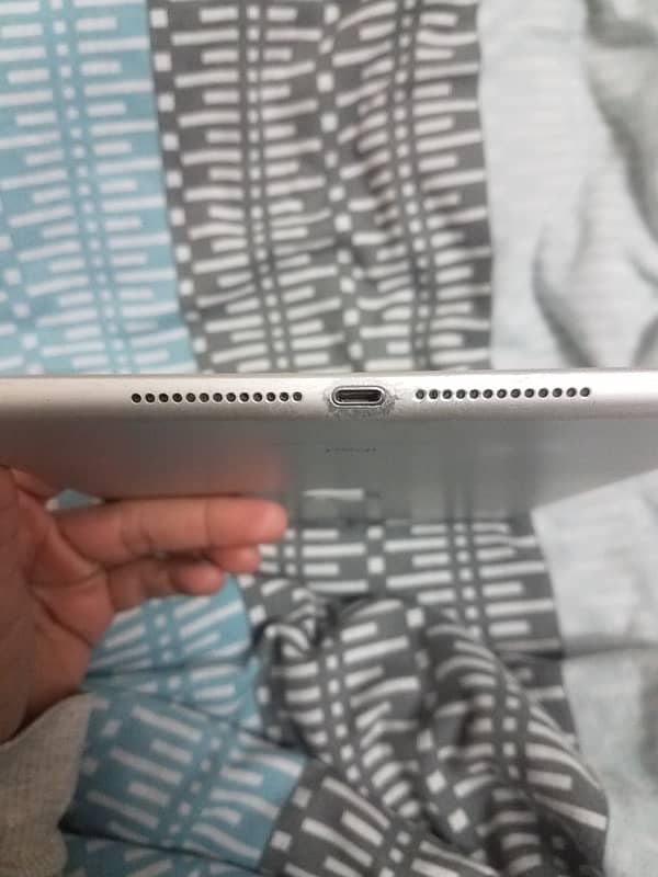 iPad 6th Generation 7