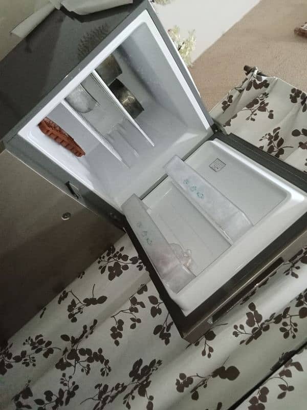 Brand New Haier Medium-Sized Fridge for Sale 2