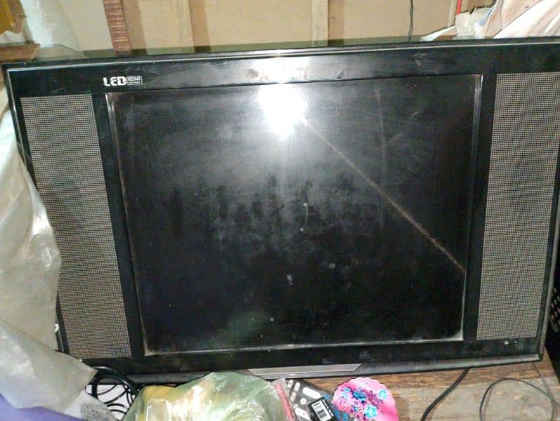 LeD TV for TV and PC 0