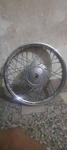 honda cg 125 rim hub complete hai bilkul ok condition mai hai. 1