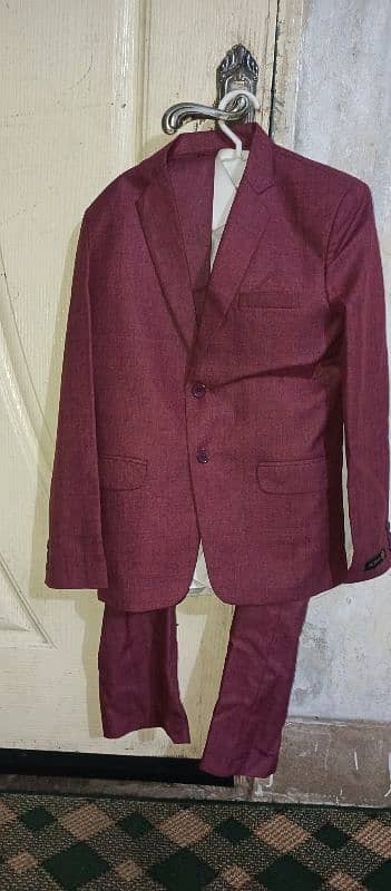 I want to sell my son three piece sout size 26  just used one program 1