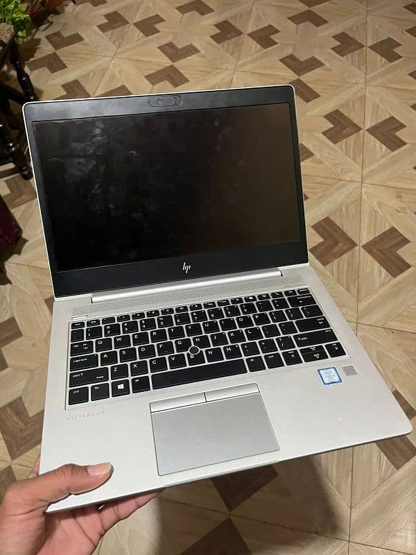 Hp i5 8gen 8gb ram  256 gb ssd 0