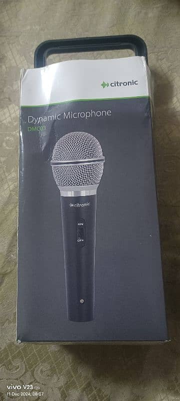 microphone 3