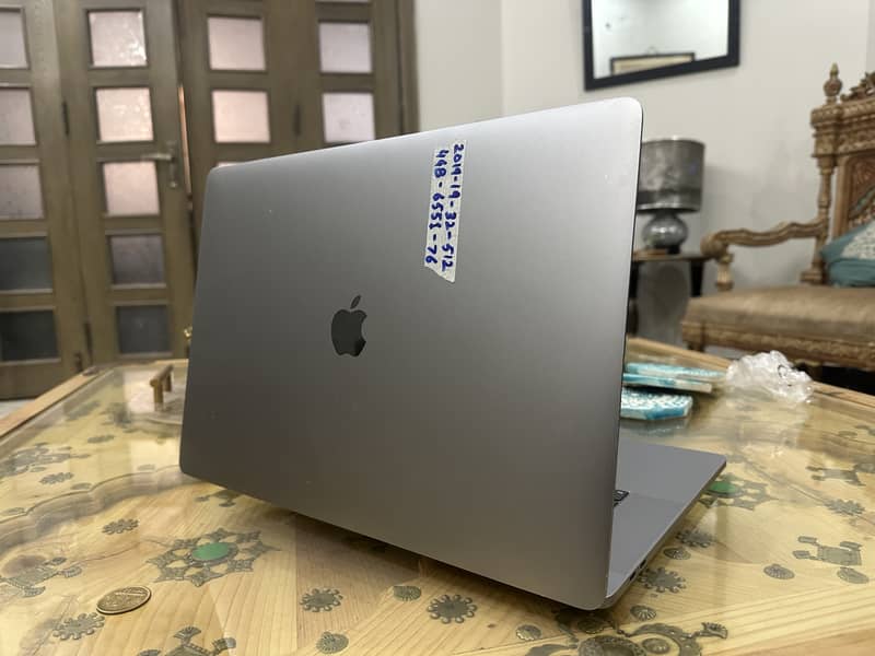 Macbook pro 2019 15 inch i9 4gb card 0