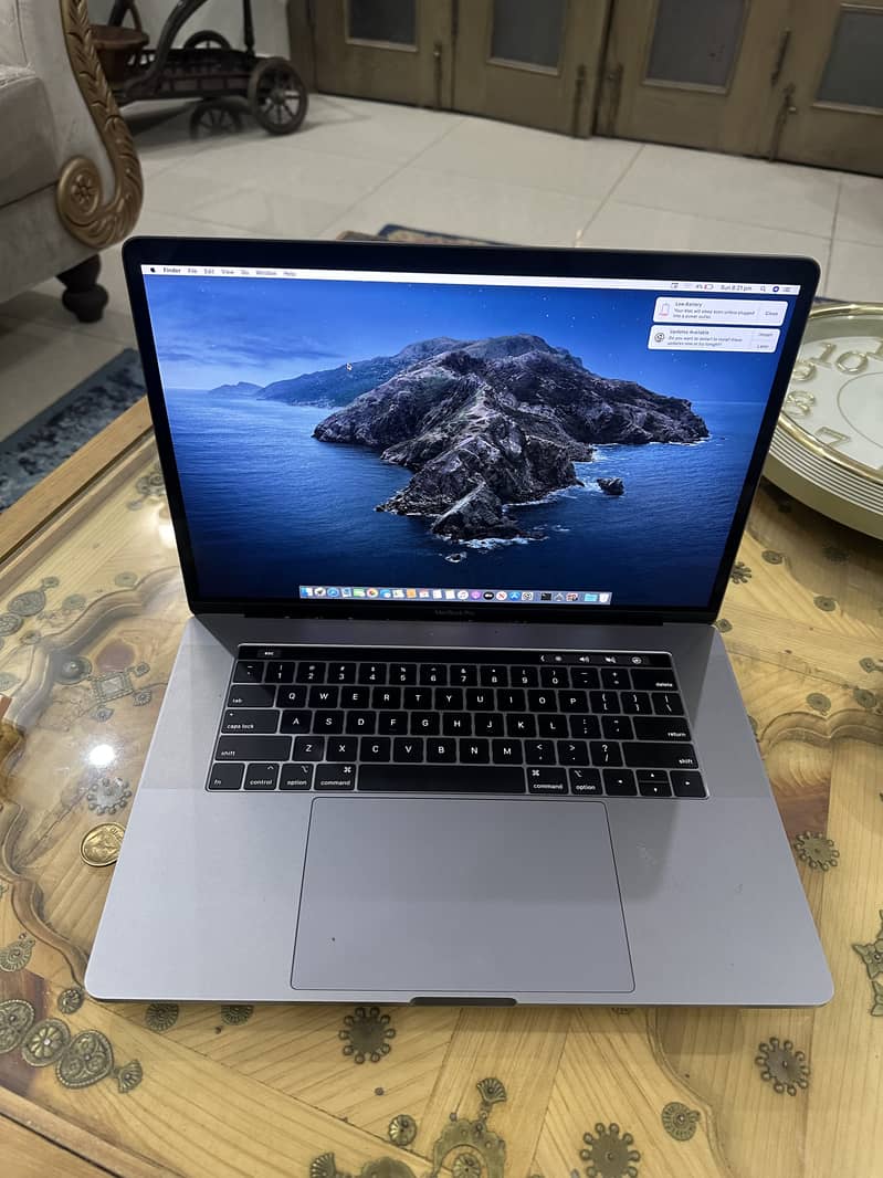 Macbook pro 2019 15 inch i9 4gb card 1