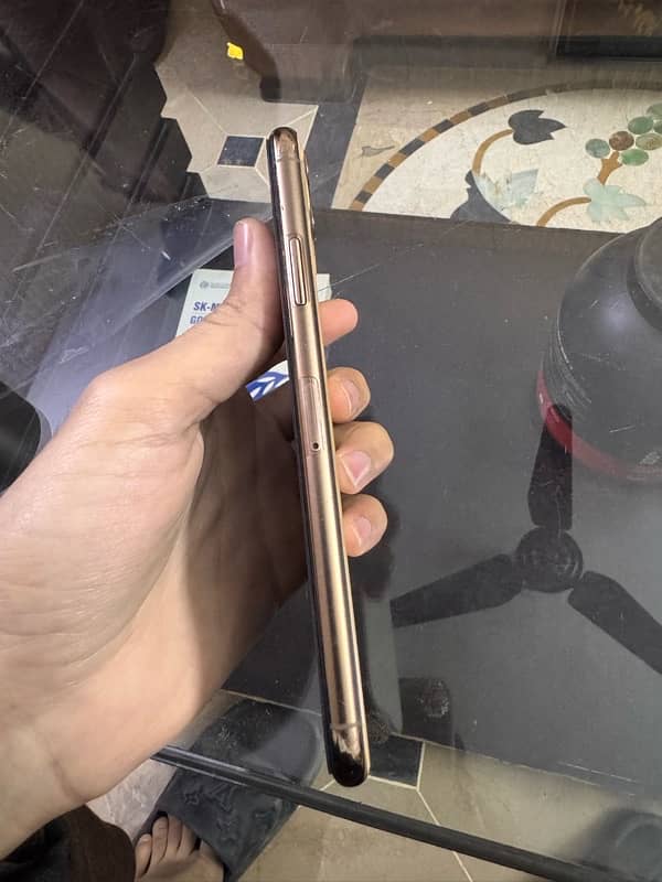 iphone 11 pro max PTA Approved 64gb 6