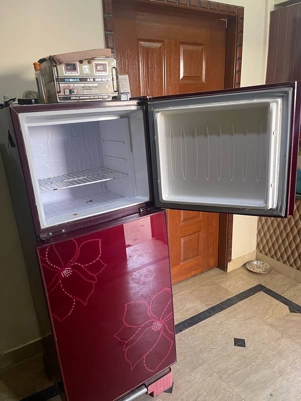 very good condition fridge 1