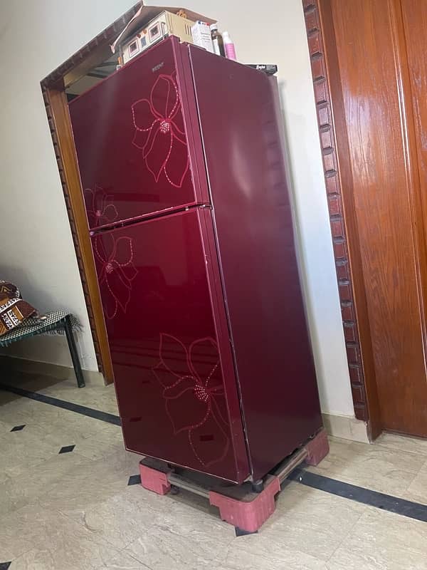 very good condition fridge 4