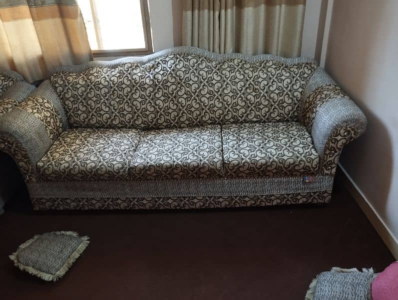 Sofa set in best condition 3