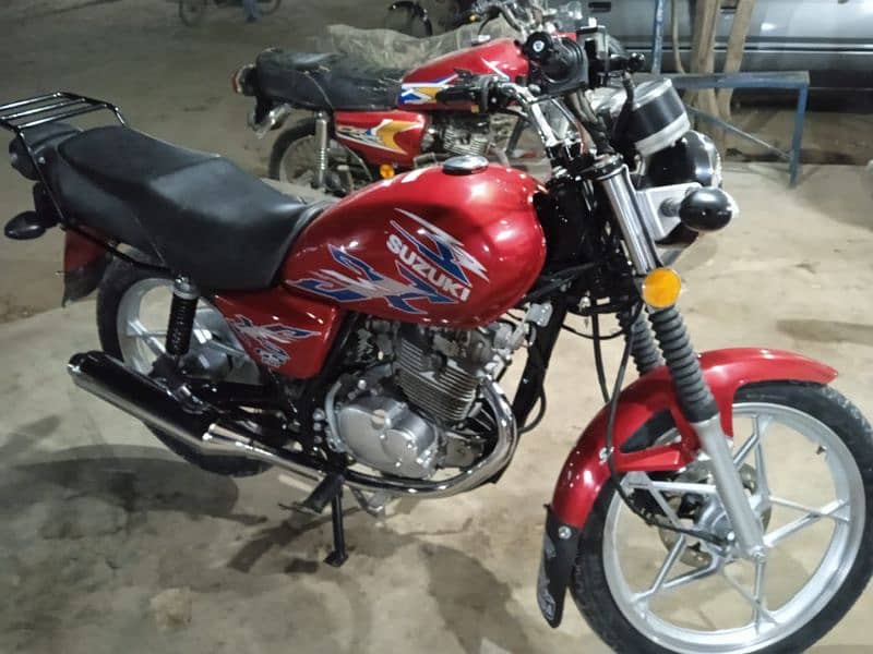 Suzuki GS 150SE 3