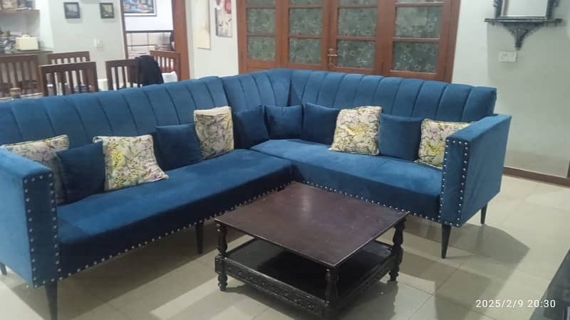 L shape Sofa Set with table 0