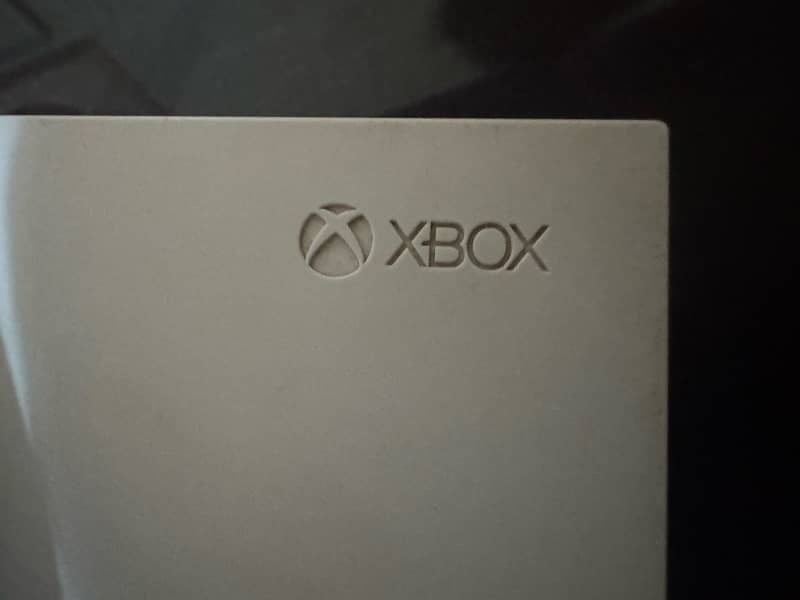 Xbox One S (1TB) , Usa (America) Model Based , With One Game ! 5