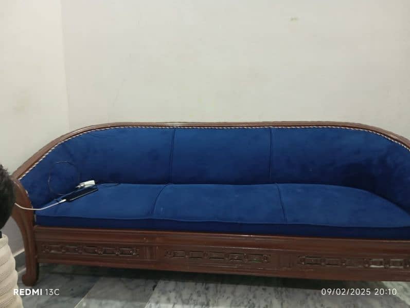 5 seater sofa Good wood 6