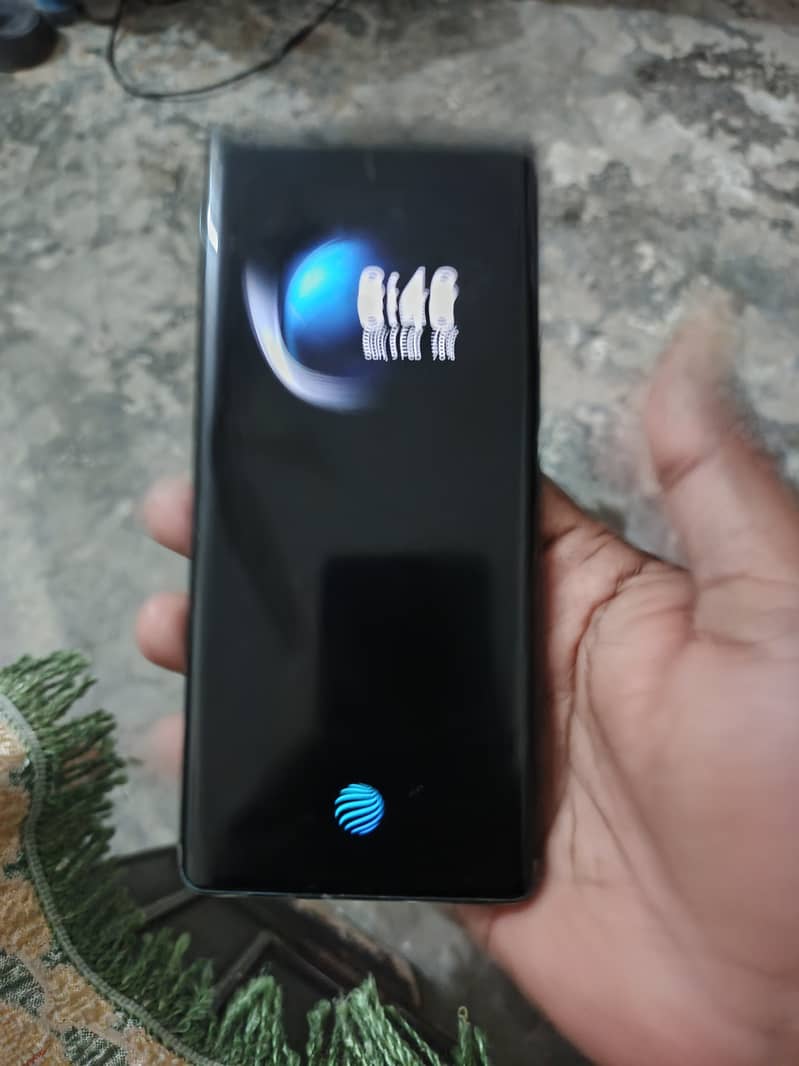 Vivo V30 1