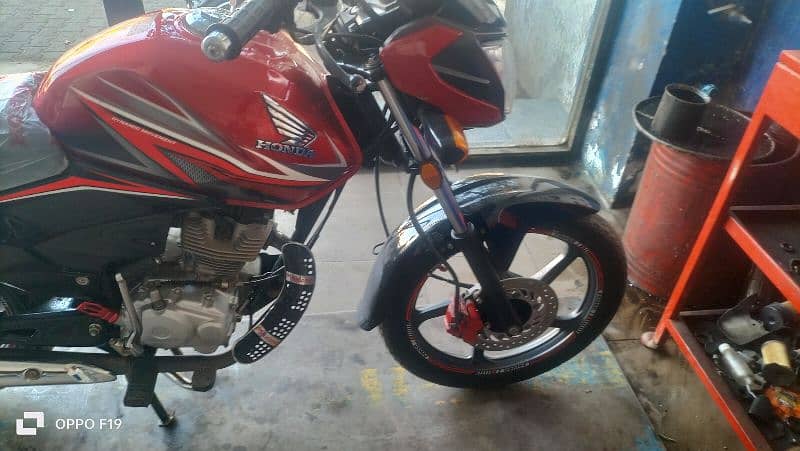 Honda CB125F 5