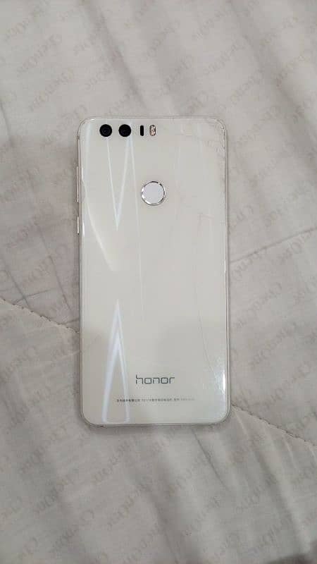 Honor 8. . . . 4gb ram 64 gb rom back crack 0