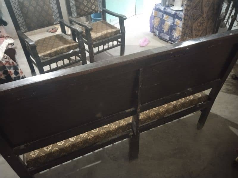 bad sofa 10by10 condition 1