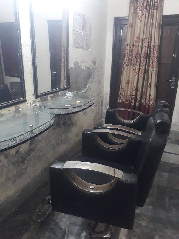 2 chairs + 1 side mirror for sale 5