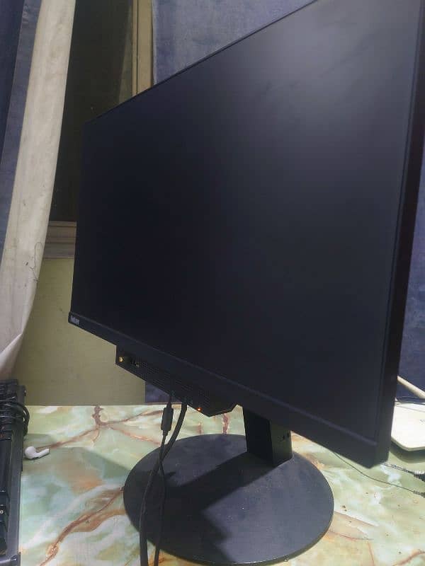 Lenovo 22 inch borderless gaming monitor 1