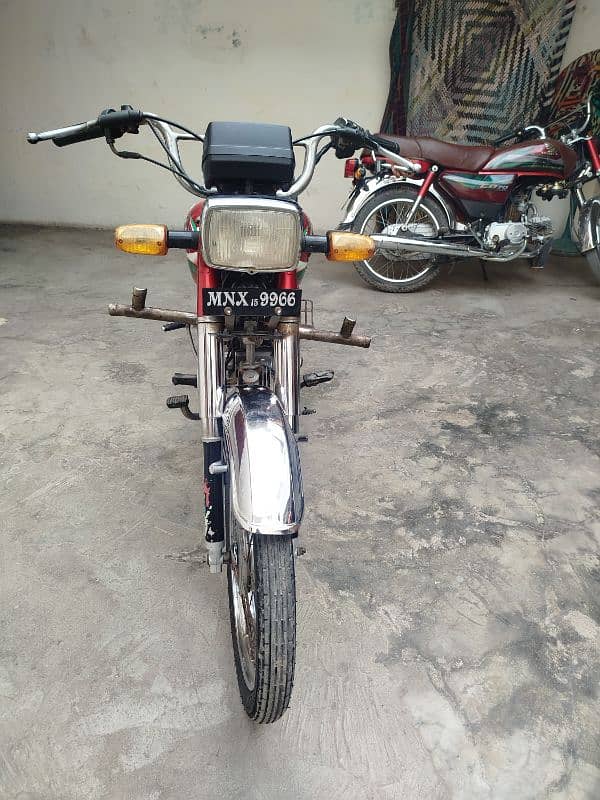 Honda CD70 0