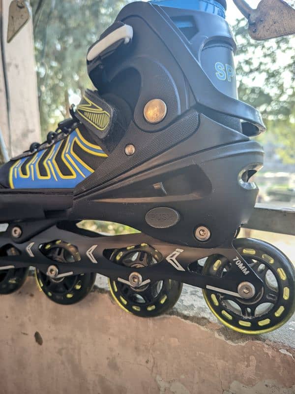 skating shoes ke sath free kit 1