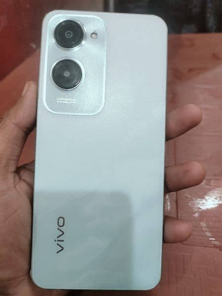 Vivo y18 6 128 in warranty 0