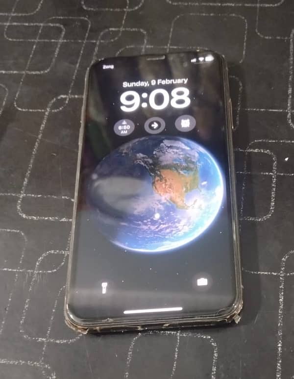 urgent for sale apple Xs  phone non 0