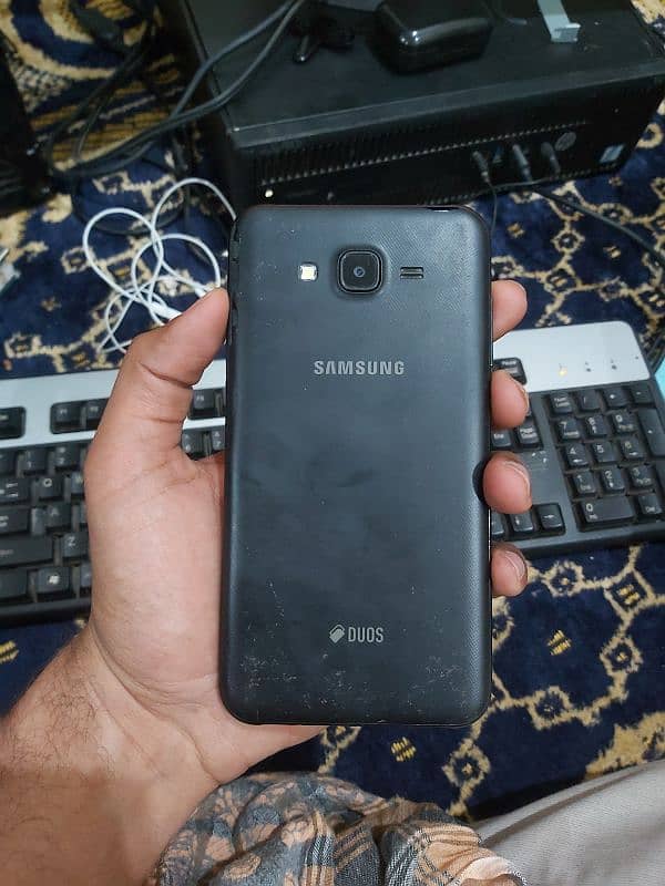 Condition8/10 Sb original hai , battery change krni pry gi. 1