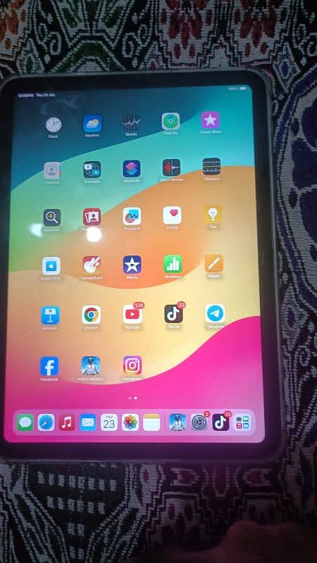 I Pad 10th Generation 64-GB With Box Exchange Possible 0