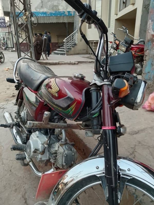 Honda 70 cc 2