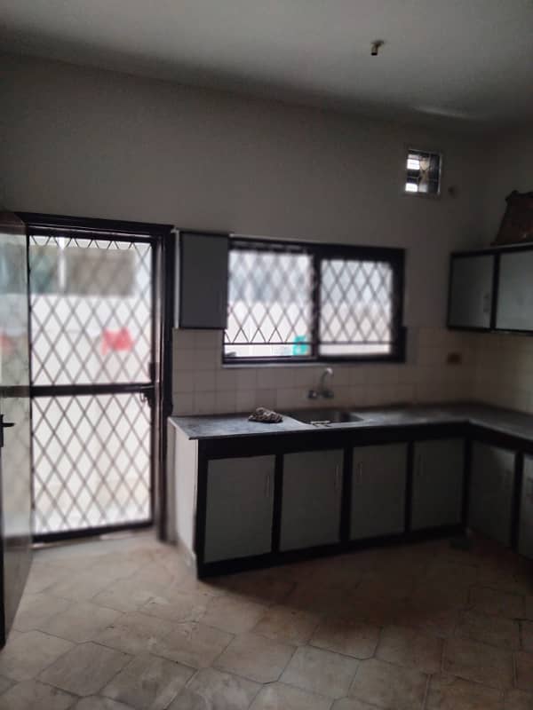 MIAN ESTATE OFFERS KANAL 1 STOREY INDEPENDENT HOUSE FOR RENT ONLY FOR FAMILY 12