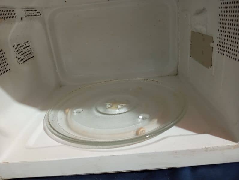 Microwave Oven (Used) 1