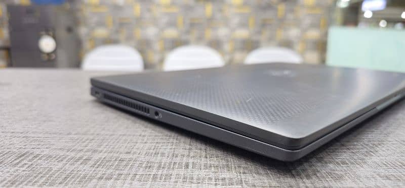 Dell latitude 7430 Core i5 12th Generation 17