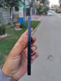 iphone 13jv Abhi Warranty pri hai 93battery harlth