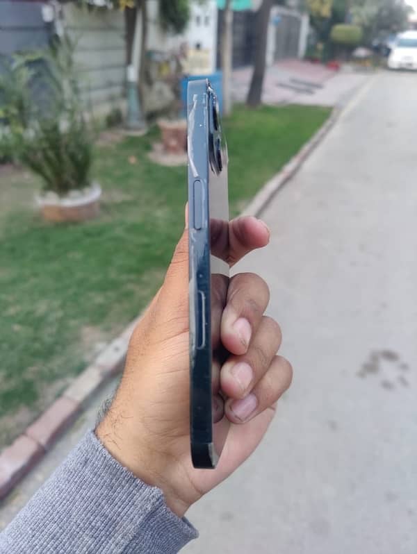 iphone 13jv Abhi Warranty pri hai 93battery harlth 1