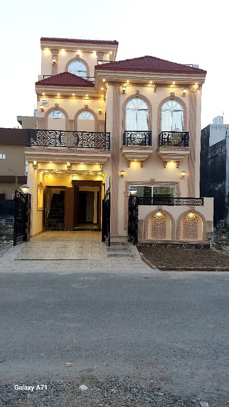 5 Marla Brand New House In Khayaban-e-Amin For Sale 1